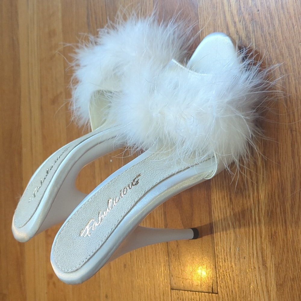 New - Pleaser Fabulicious Poise-501F 5-inch Marabou Slide Heel Sandals Size 7